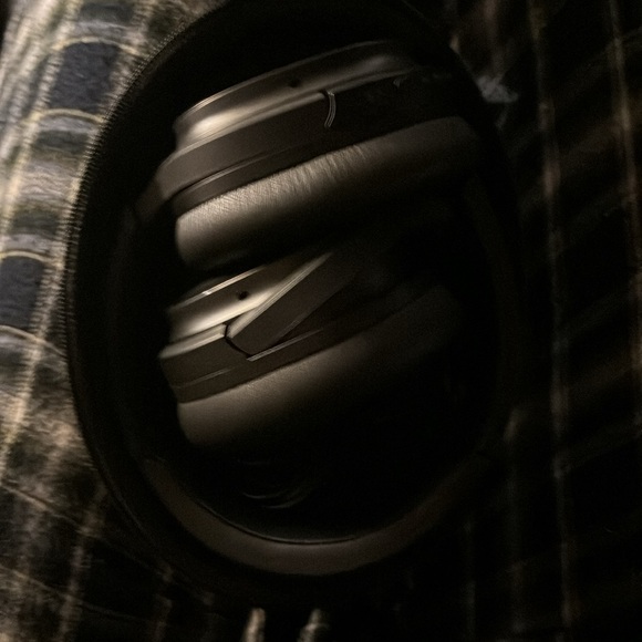Active Noise Cancellation Headphones! - Picture 4 of 5